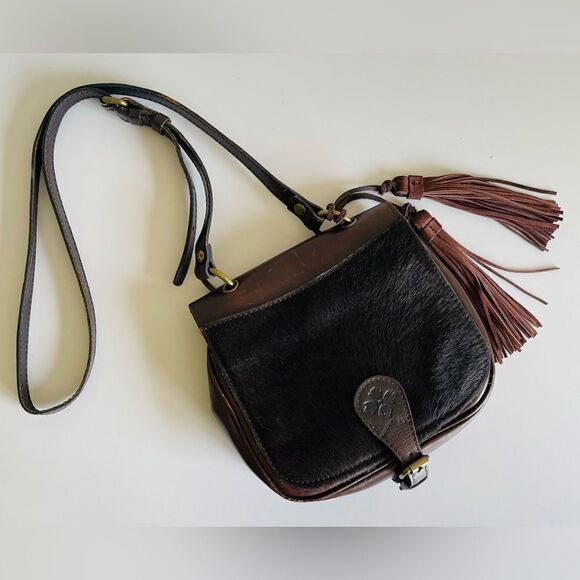 Handbags - EUC Brown leather/faux fur crossbody bag.